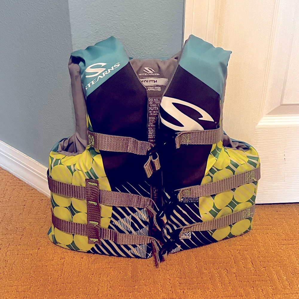 Kids Life Jacket, Brand New Never Used, Fits 50-90 lbs
